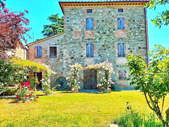 Casa con 6 locali in vendita in Molino Vitelli, Umbertide