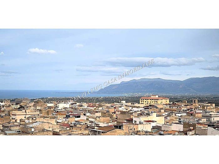 Casa quadrilocale in vendita in Viale Europa, Centro, Alcamo