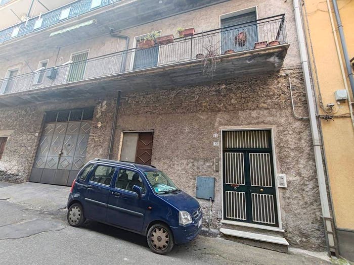 Appartamento con 5 locali in vendita in Via Liguria, Paternò
