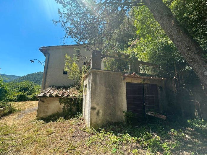 Casa con 6 locali in vendita in Via della Grotta, Centro, Arrone