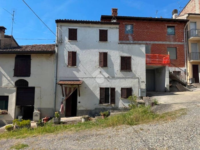 Casa bilocale in vendita in Via Corte Pecci, Centro, Rovescala