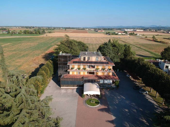Casa con 6 locali in vendita in via langhirano, Langhirano