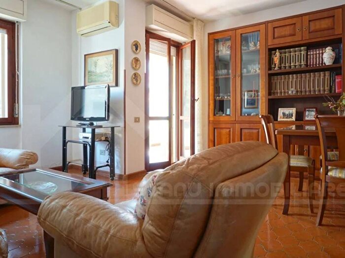 Appartamento con 5 locali in vendita in Via Dei Monsoni SNC, Quartiere del Sole, Cagliari