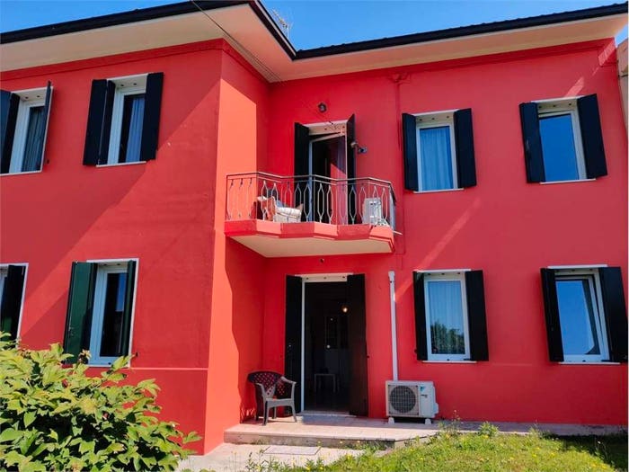 Casa con 6 locali in vendita in via bongiovanni, Centro, Montebelluna