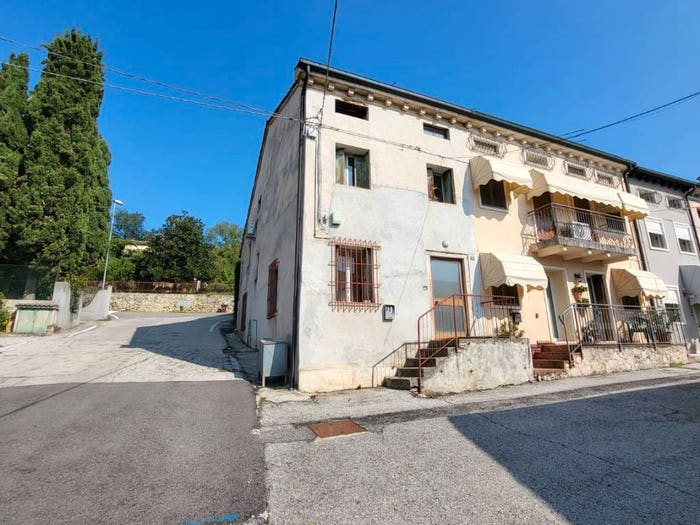 Casa con 5 locali in vendita in Via Monte Verena, Centro, Creazzo
