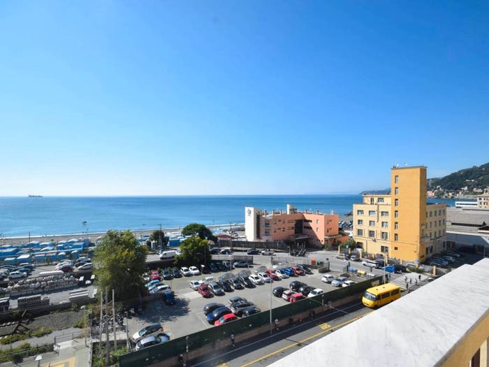 Appartamento con 6 locali in vendita in Via Don Giovanni Verità, Voltri, Genova