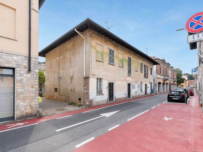 Casa con 6 locali in vendita in Via Ambrogio Colombo, Cassano Magnago