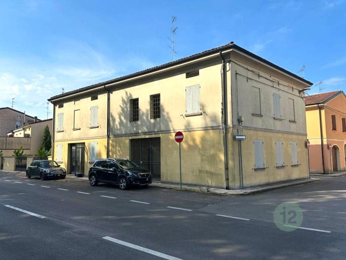 Appartamento trilocale in vendita in Viale Circonvallazione, Centro, Mirandola