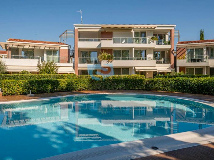 Appartamento trilocale in vendita in Via Ivone Grassetto, Lido Ovest Faro, Jesolo