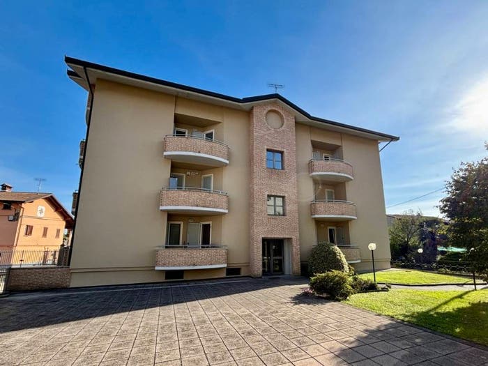 Appartamento quadrilocale in vendita in Via Cotonificio, Centro, Strambino