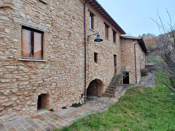 Appartamento trilocale in vendita in Via Folignate, Centro, Visso