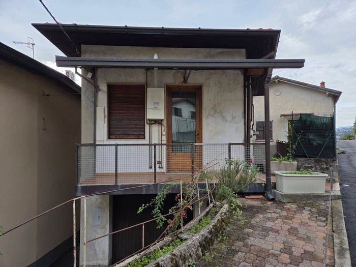Casa trilocale in vendita in Via Guglielmo Marconi, Cernobbio