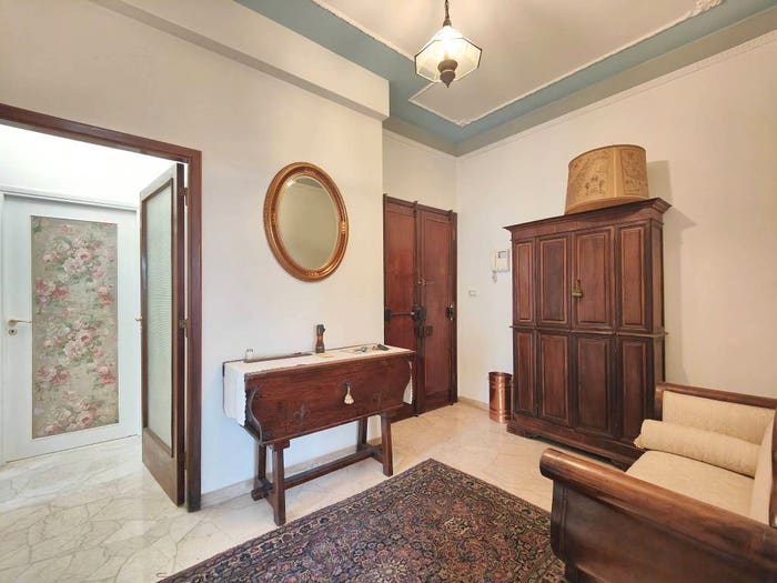 Appartamento quadrilocale in vendita in Via Guglielmo Marconi, Campo di Marte, Firenze