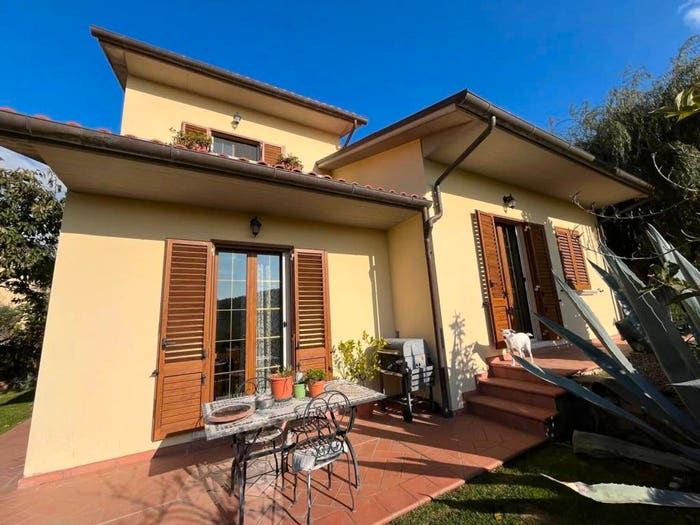 Casa con 6 locali in vendita in Località Montanare No Number, Cortona