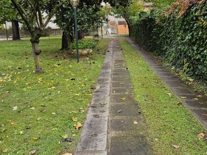 Appartamento con 6 locali in vendita in Via C B Cavour n Este, Centro Storico, Este