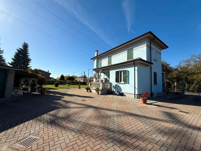 Casa con 6 locali in vendita in Strada Acqui, Cabanette, Alessandria