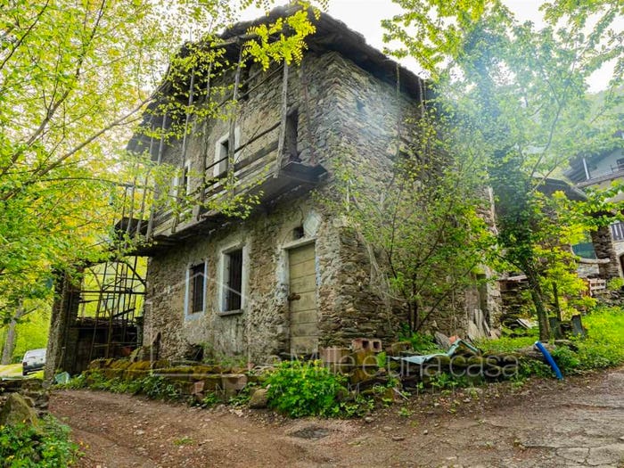 Casa trilocale in vendita in Via Biasett, Colico Piano, Colico