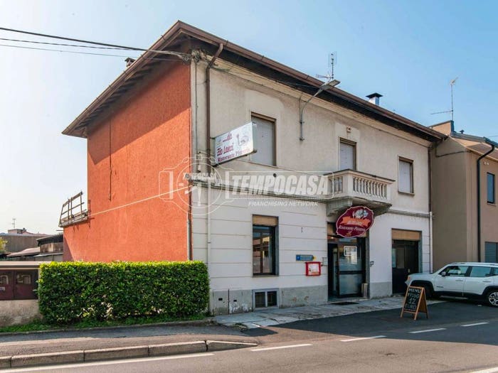 Appartamento trilocale in vendita in Via Ambrogio Colombo, Gorla Minore