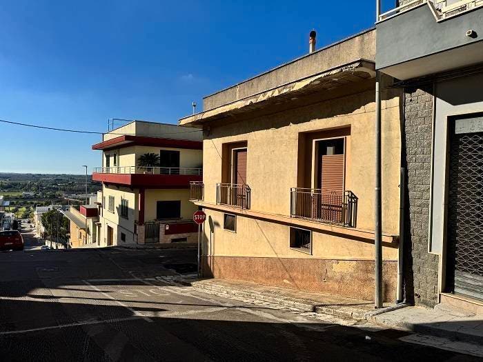 Casa con 6 locali in vendita in via Zara, Centro, Matino