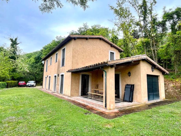 Casa con 6 locali in vendita in Strada Sermugnano, Castiglione in Teverina