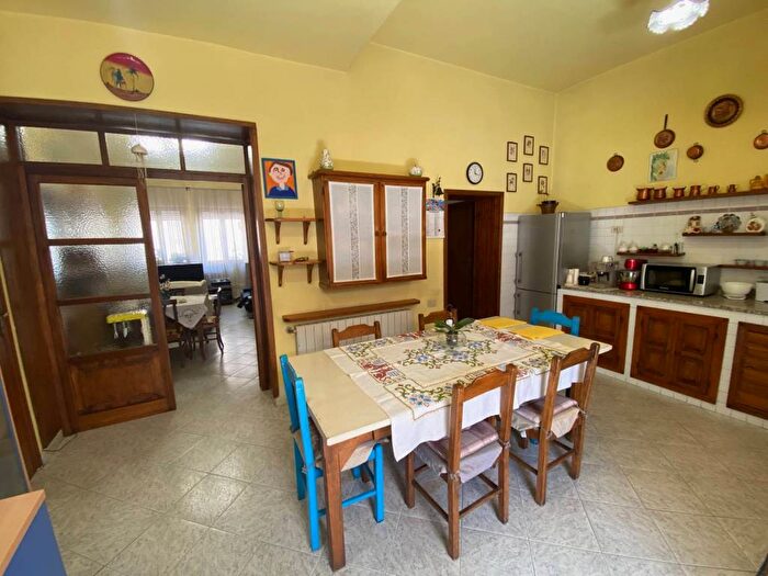 Casa con 6 locali in vendita in via maggio, Darsena Ex Campo di Aviazione, Viareggio