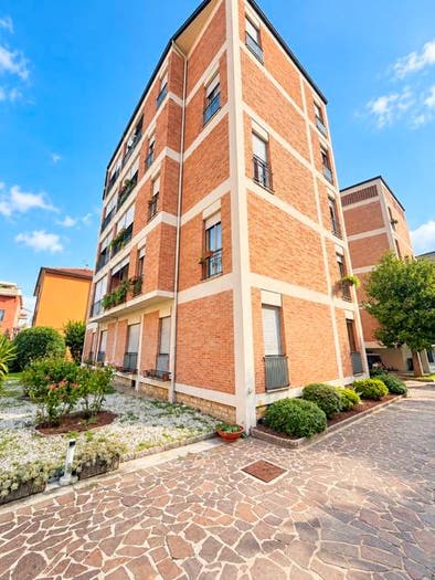 Appartamento quadrilocale in vendita in Via Giorgio Duranti, Villaggio Ferrari Duca degli Abruzzi, Brescia