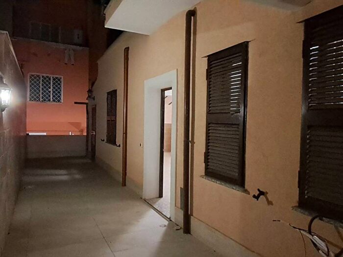 Appartamento trilocale in vendita in Via Marino Laziale, Colli Albani, Roma