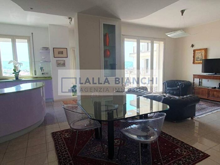 Appartamento con 5 locali in vendita in VIA DELLE CONTRAMINE, Centro Storico, Pesaro