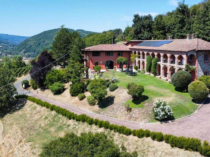 Casa con 6 locali in vendita in Regione Santa Libera, Monastero Bormida
