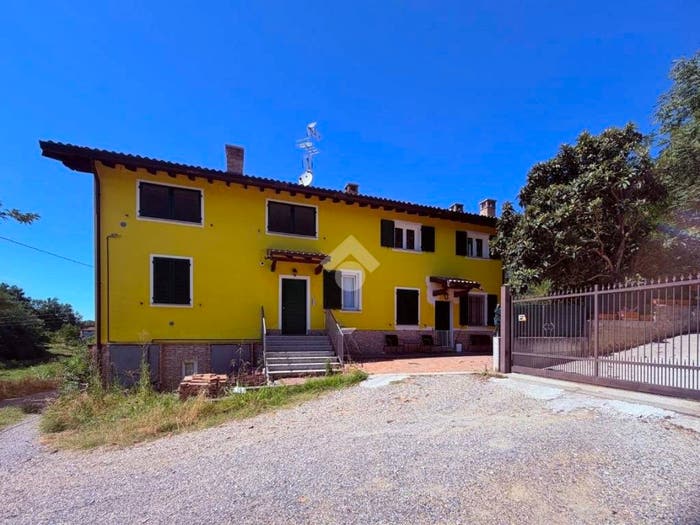 Appartamento bilocale in vendita in Via Str Valle, Casteggio