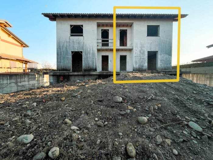 Casa quadrilocale in vendita in via papa giovanni XXIII, Cavaglio d'Agogna