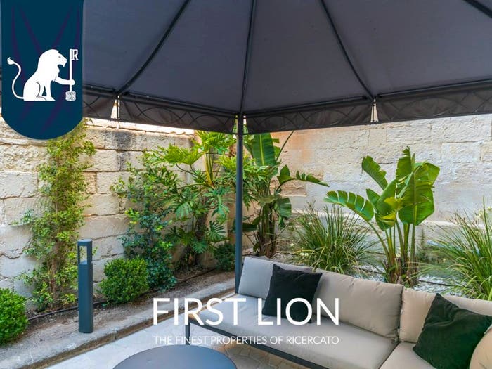 Appartamento con 6 locali in vendita in Via San Bernardino Realino, Leuca, Lecce