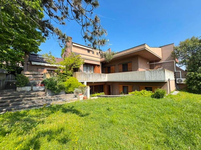 Casa con 6 locali in vendita in San Martino, Monte San Pietro
