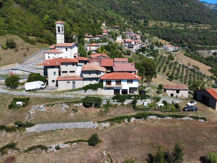 Casa con 6 locali in vendita in Via Pennini, Adrara San Martino