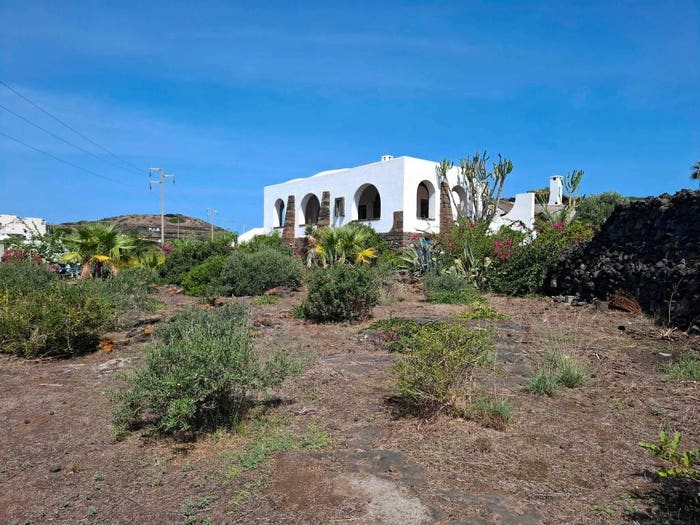 Casa con 5 locali in vendita in Via Salita Pineda, Pantelleria
