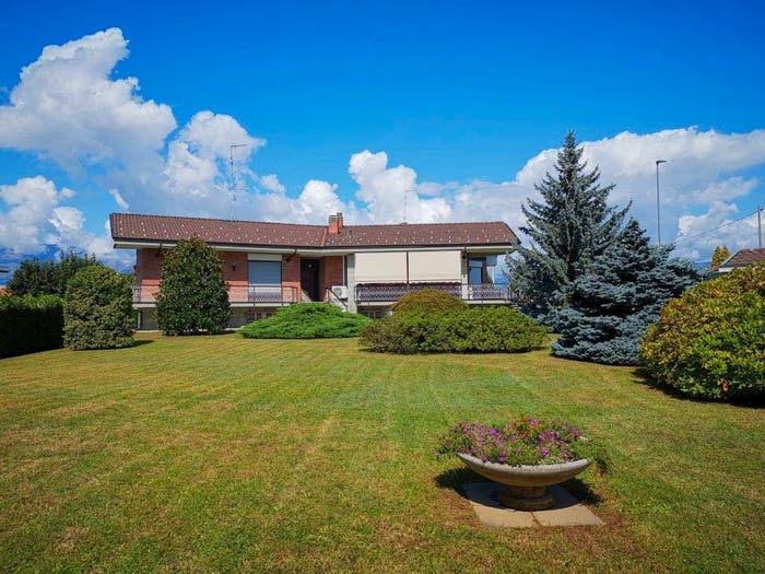 Casa con 6 locali in vendita in Via Aldo Fiorina, Gaglianico