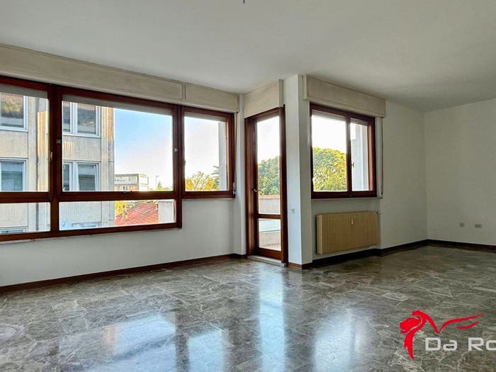 Appartamento quadrilocale in vendita in Via Giuseppe Mazzini, Centro Storico, Pordenone