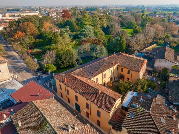 Casa con 6 locali in vendita in Via San Martino, Medole