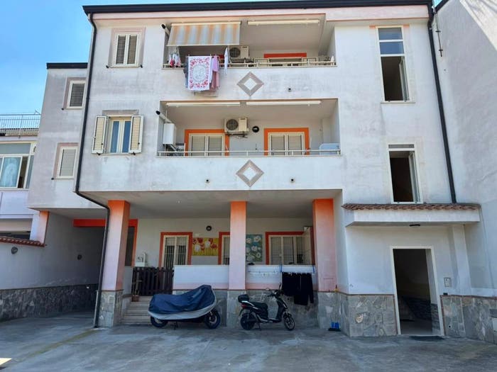 Casa con 6 locali in vendita in Via Giosuè Carducci, Recale