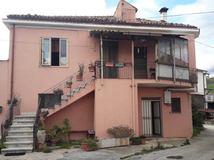 Casa con 6 locali in vendita in Fraticelli, Alanno