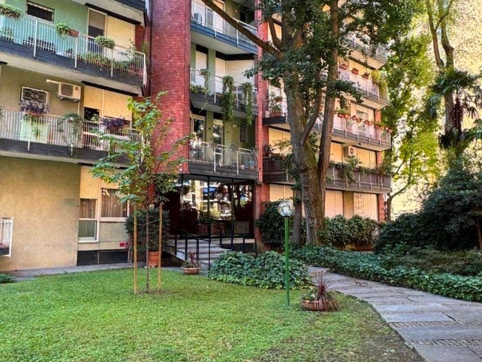 Appartamento trilocale in affitto in Via Claudio Debussy, Piazzale Siena, Milano