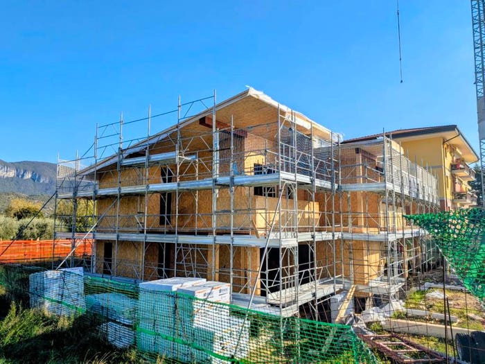 Appartamento trilocale in vendita in Via Monte Baldo, Centro, Caprino Veronese