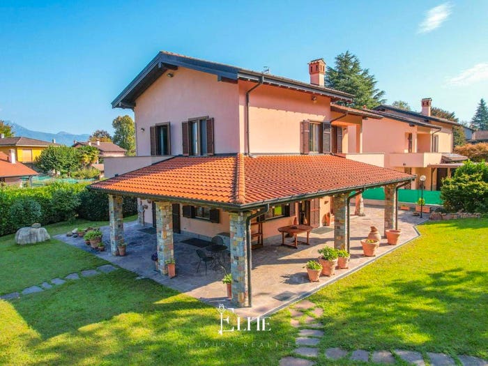 Casa con 6 locali in vendita in Via Gaetano Donizetti, Bodio, Bodio Lomnago