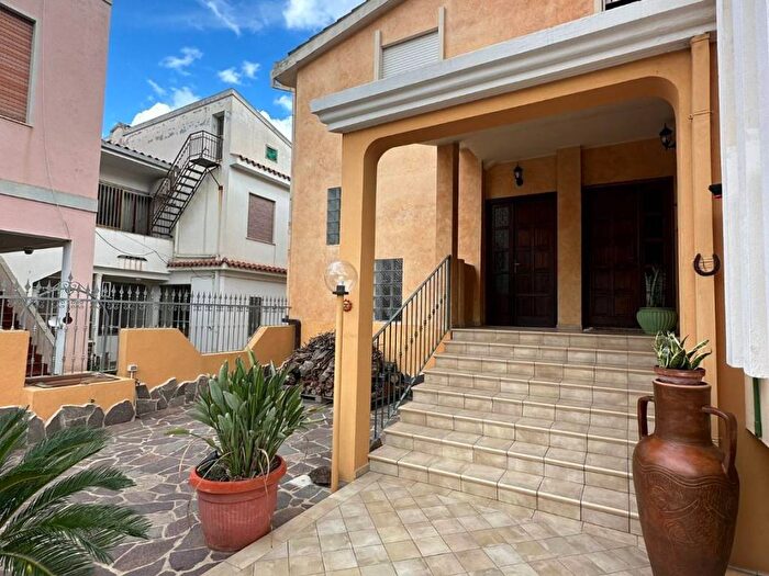 Appartamento con 6 locali in vendita in Via Roma, Centro, Muravera