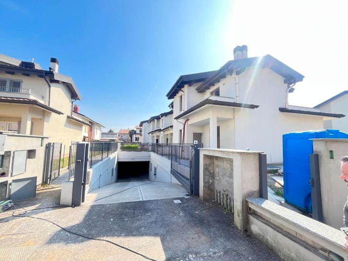 Casa trilocale in vendita in Corso Europa, Castel Rozzone