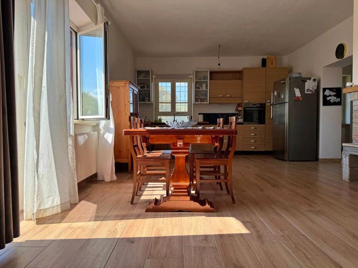Casa con 5 locali in vendita in Via Ortana, Bassano in Teverina