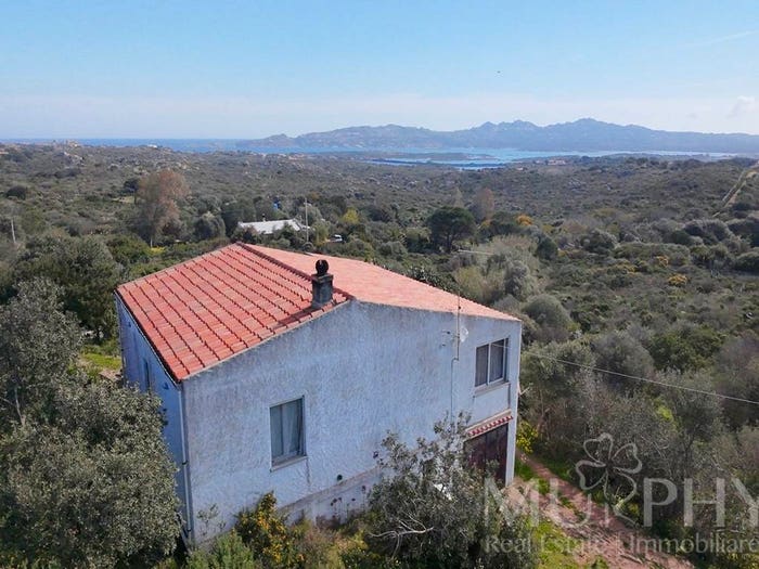 Casa quadrilocale in vendita in La Maddalena