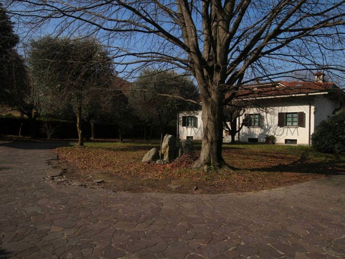 Casa con 6 locali in vendita in Centro, Galbiate