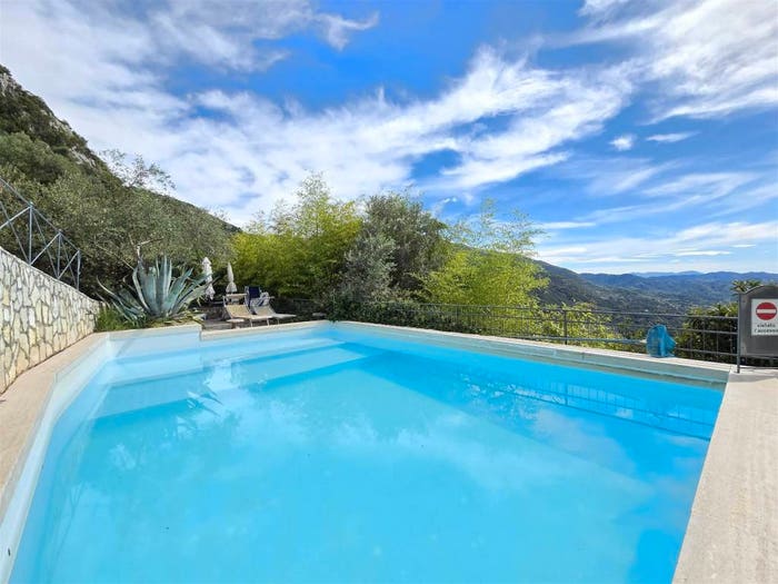 Casa con 6 locali in vendita in Camaiore Paese, Camaiore