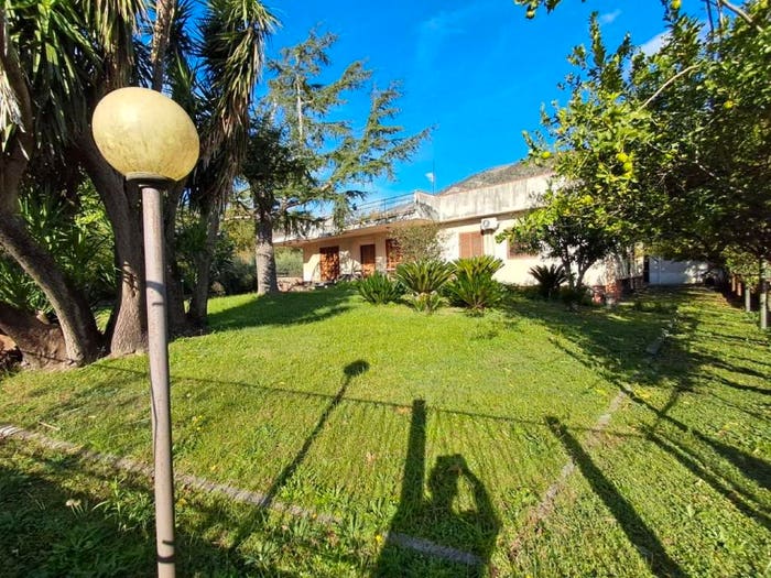Casa con 6 locali in vendita in via Caserta Snc, Cicciano